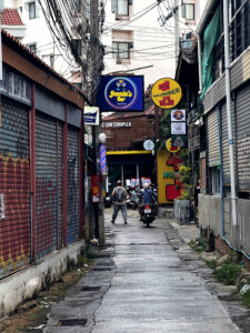 Johnies Bar  – living like I'm dying