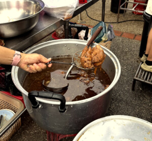 chiang mai food tour knuckles