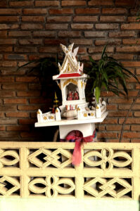 texture spirit house living like im dying