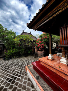 living like im dying putu house 2