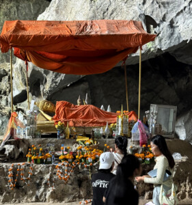 Vang Vieng and Real Life Jungle Gyms 15 tham chang cave reclining buddha vang vieng laos
